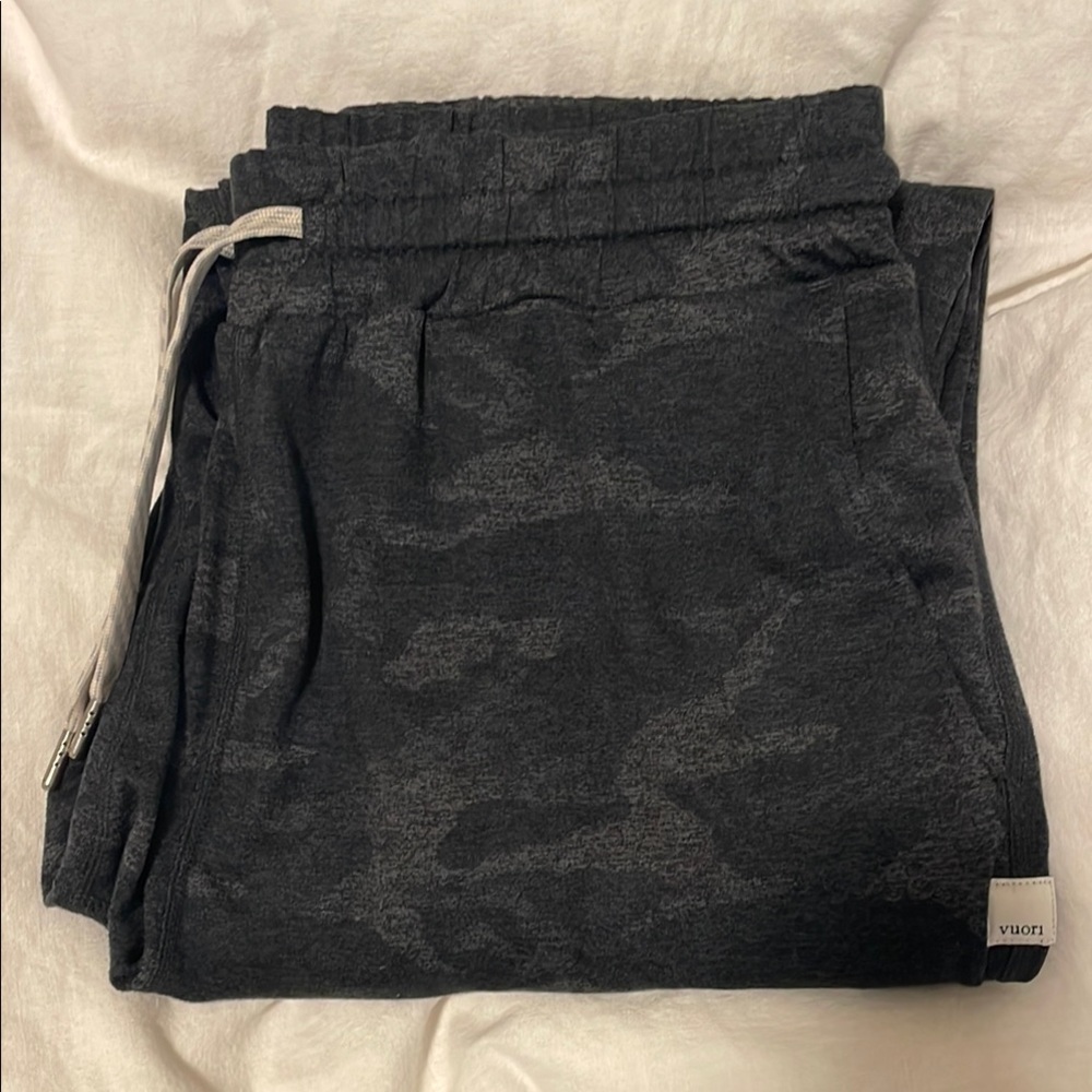 Vuori Camo Joggers